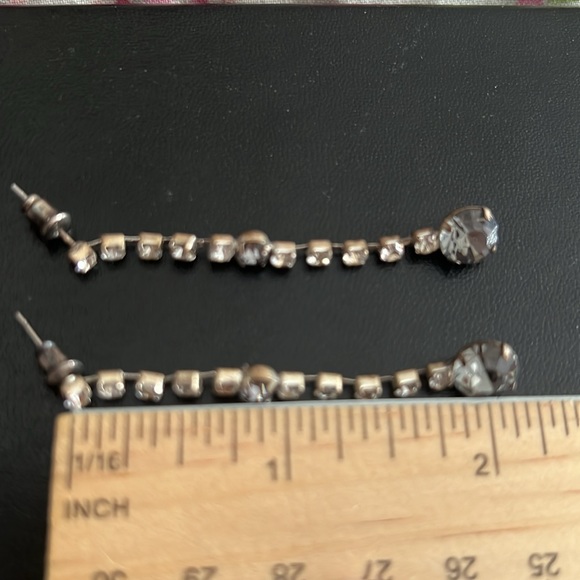 ๐๐๐๐Vintage Dark Grey and Clear Crystal Dangle Earrings - Picture 6 of 8